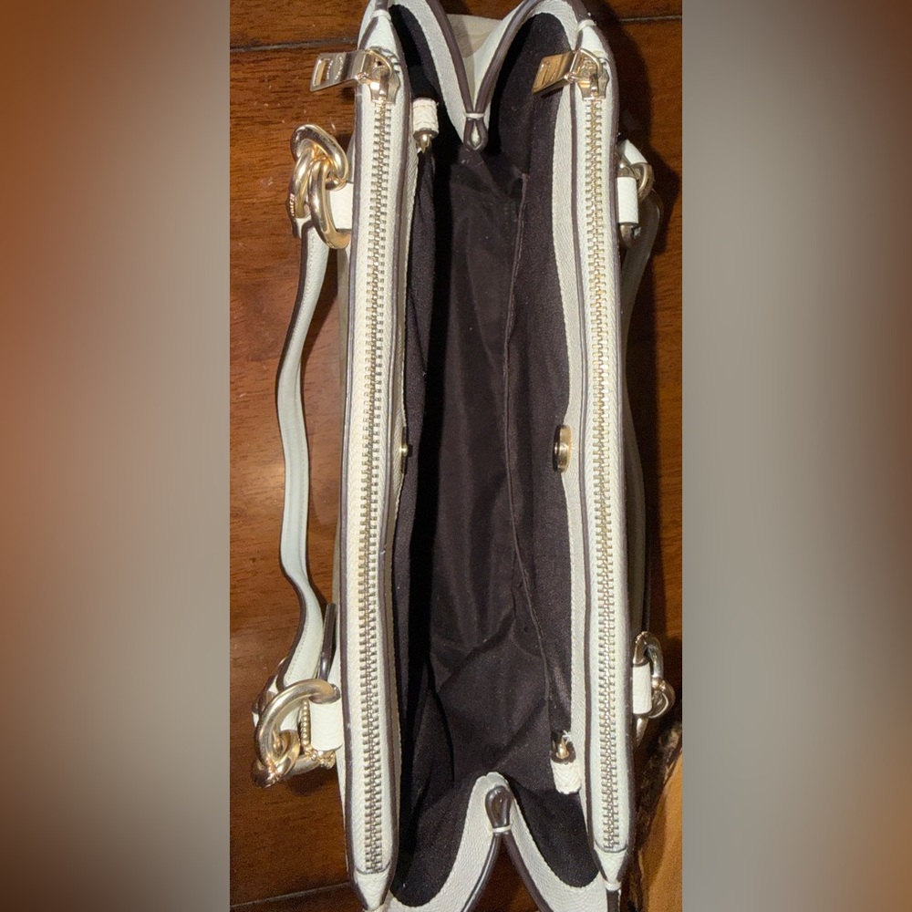 Coach Brooke Carryall - Like New - Picture 4 of 15